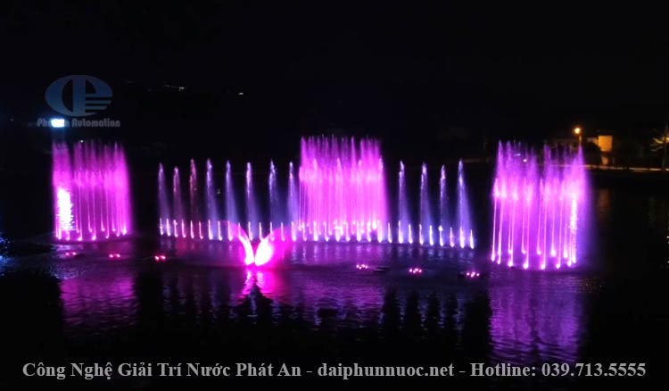 dai-phun-nuoc-tren-ho-nghia-lo-dep-lung-linh-2 dai-phun-nuoc-tren-ho-nghia-lo-dep-lung-linh-2